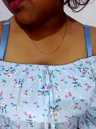 Attractive-_Girl — Stripchat stream photo (Nov 2025)