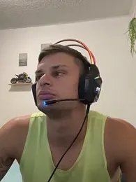 Fitmanx — Stripchat stream photo (Apr 2025)