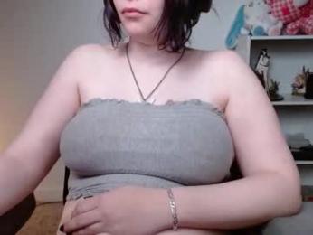 krystalsyxx — modelo de webcam en línea en chaturbate