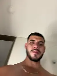 Dimitri_Bass — modelo de webcam en línea en stripchat