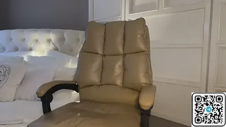 UrLillShy — modelo de webcam en línea en stripchat