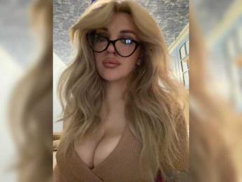 __Alya___ — modelo de webcam en línea en bongacams