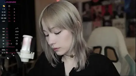 Traharaa — Stripchat stream photo (Feb 2026)