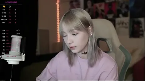 Traharaa — Stripchat stream photo (Mar 2026)