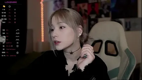 Traharaa — Stripchat stream photo (Mar 2026)