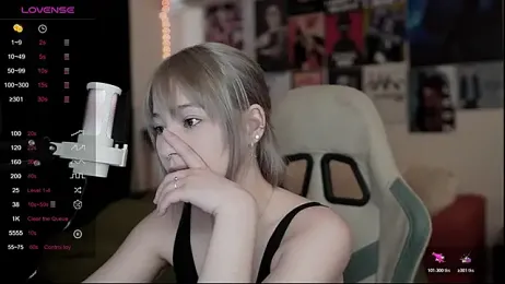 Traharaa — Stripchat stream photo (Feb 2026)