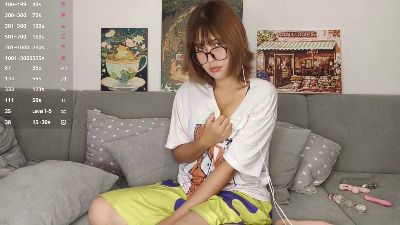 NonaGividen — modelo de webcam en línea en cam4