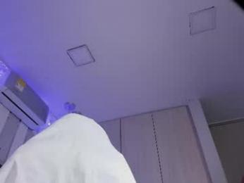akazaboy — modelo de webcam en línea en chaturbate