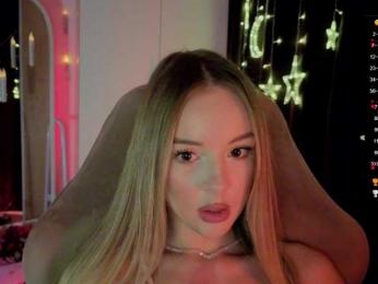 Nestyzz — modelo de webcam en línea en bongacams