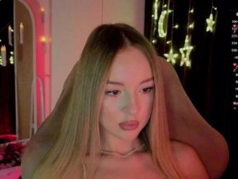 Nestyzz — modelo de webcam en línea en bongacams