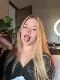 curchez_ — Stripchat stream photo (Apr 2026)