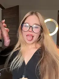 curchez_ — Stripchat stream photo (Apr 2026)