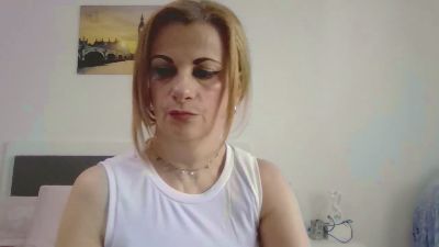 Sexyiris69 — Cam4 stream photo (Apr 2026)