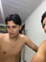 Tavinho067 — modelo de webcam en línea en stripchat