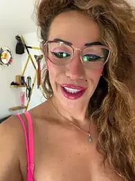 YOURSDEBORA — modelo de webcam en línea en stripchat