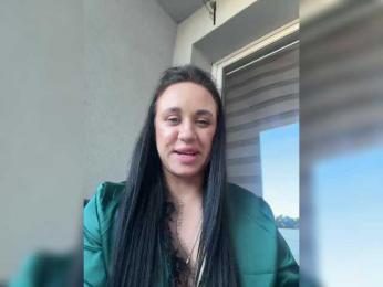 Tommi-Cherry — modelo de webcam en línea en bongacams