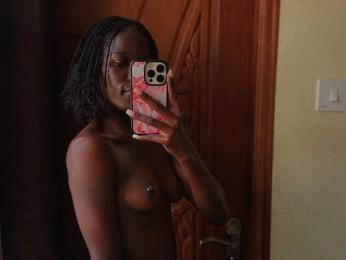 HollyBeatrix — modelo de webcam en línea en livejasmin