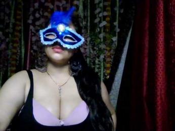Naughtyladki — modelo de webcam en línea en bongacams