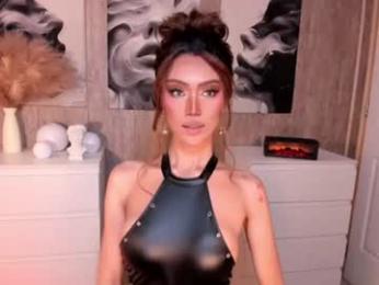 holee_laura — Chaturbate stream photo (Jun 2026)