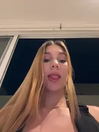 Nikii__ — modelo de webcam en línea en stripchat