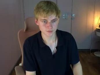 avenrey — Chaturbate stream photo (Oct 2026)