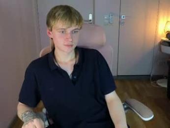 avenrey — Chaturbate stream photo (Oct 2026)