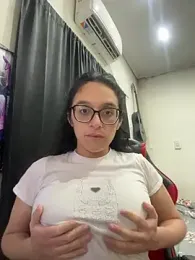 Ninnfa — Stripchat stream photo (Aug 2026)
