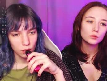 robin_yours — Chaturbate stream photo (Feb 2026)