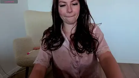 Jullyenn3 — Stripchat stream photo (May 2026)