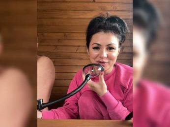 RIM-and-ARI — modelo de webcam en línea en bongacams