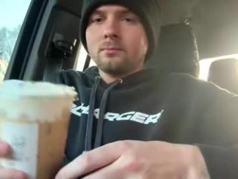 livenull — Chaturbate stream photo (Mar 2026)