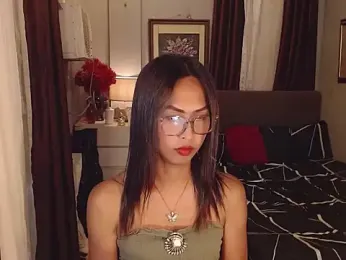 Nathalieheartt — modelo de webcam en línea en stripchat