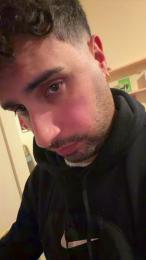 Gabriell977 — Cam4 stream photo (Jan 2026)