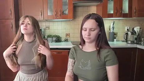 HotCaramellsTV — Stripchat stream photo (Aug 2026)