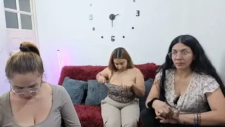 lesb_milf — Stripchat stream photo (Jun 2026)