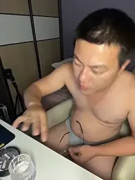 YoY-man — Stripchat stream photo (Mar 2026)