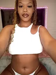 Love_lucia — Stripchat stream photo (Feb 2024)