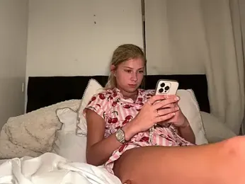 arabellavalentinee — Stripchat stream photo (May 2026)