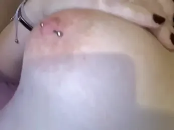 Manukeupine — Stripchat stream photo (Nov 2025)