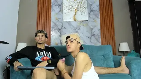 YOUNG_BOYS_HELL — modelo de webcam en línea en stripchat