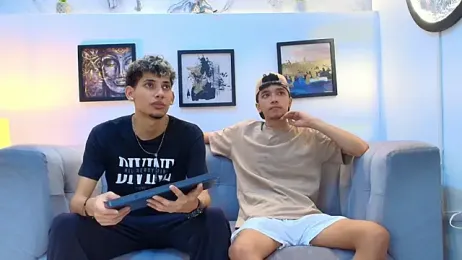 YOUNG_BOYS_HELL — modelo de webcam en línea en stripchat