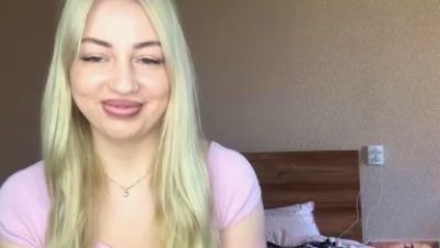 AleaseIyo — Cam4 stream photo (Apr 2026)