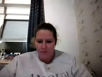 Mrs-Luder — Stripchat stream photo (Nov 2023)