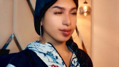Meelfox — modelo de webcam en línea en cam4