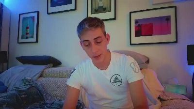 HuGo4K — modelo de webcam en línea en cam4