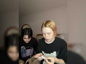 MiaAndAlicee — modelo de webcam en línea en bongacams