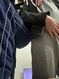 HitShelf — modelo de webcam en línea en stripchat