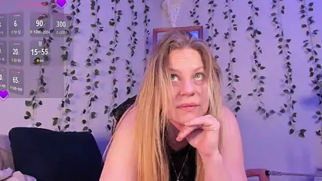 Peaches_N_Kreme — modelo de webcam en línea en stripchat