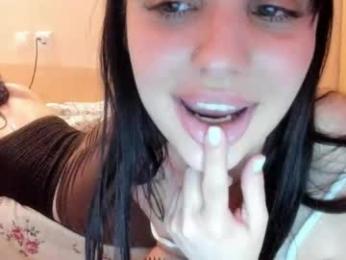 crazysweetygirls — Chaturbate stream photo (Apr 2026)