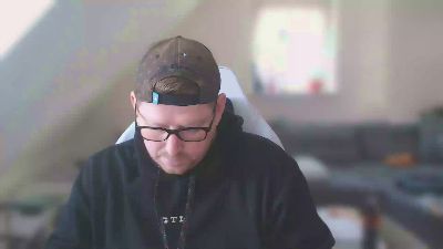 benzinimblut — Cam4 stream photo (Mar 2026)